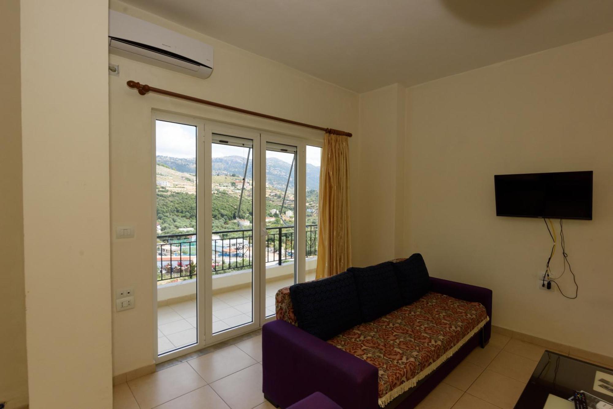 Vasili'S Family Apartments Himara Kültér fotó